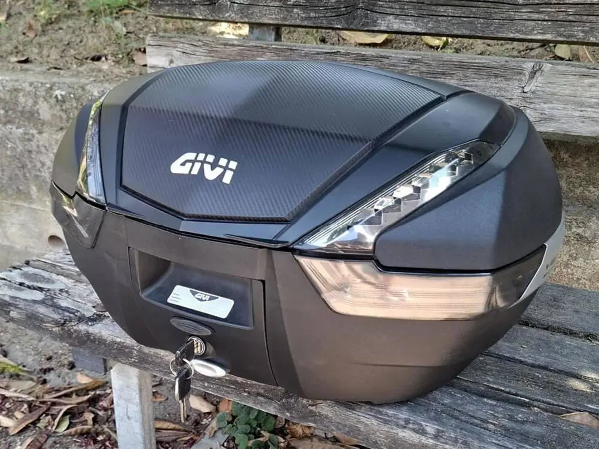 Bauletto Givi V47NNT Tech Monokey 47 Litri Nero (3)
