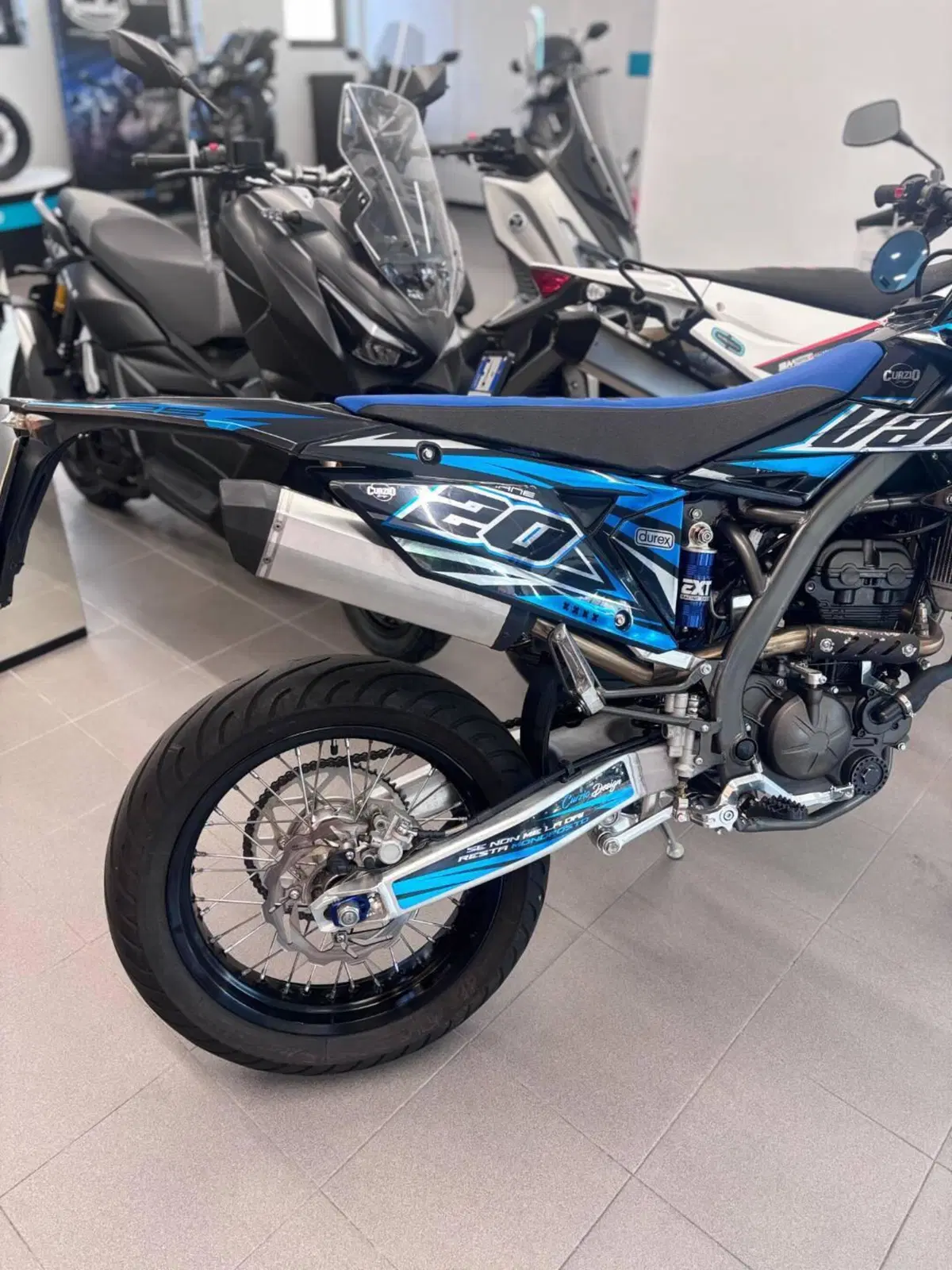 Valenti Racing SM 125 Z (2020 - 22) (2)