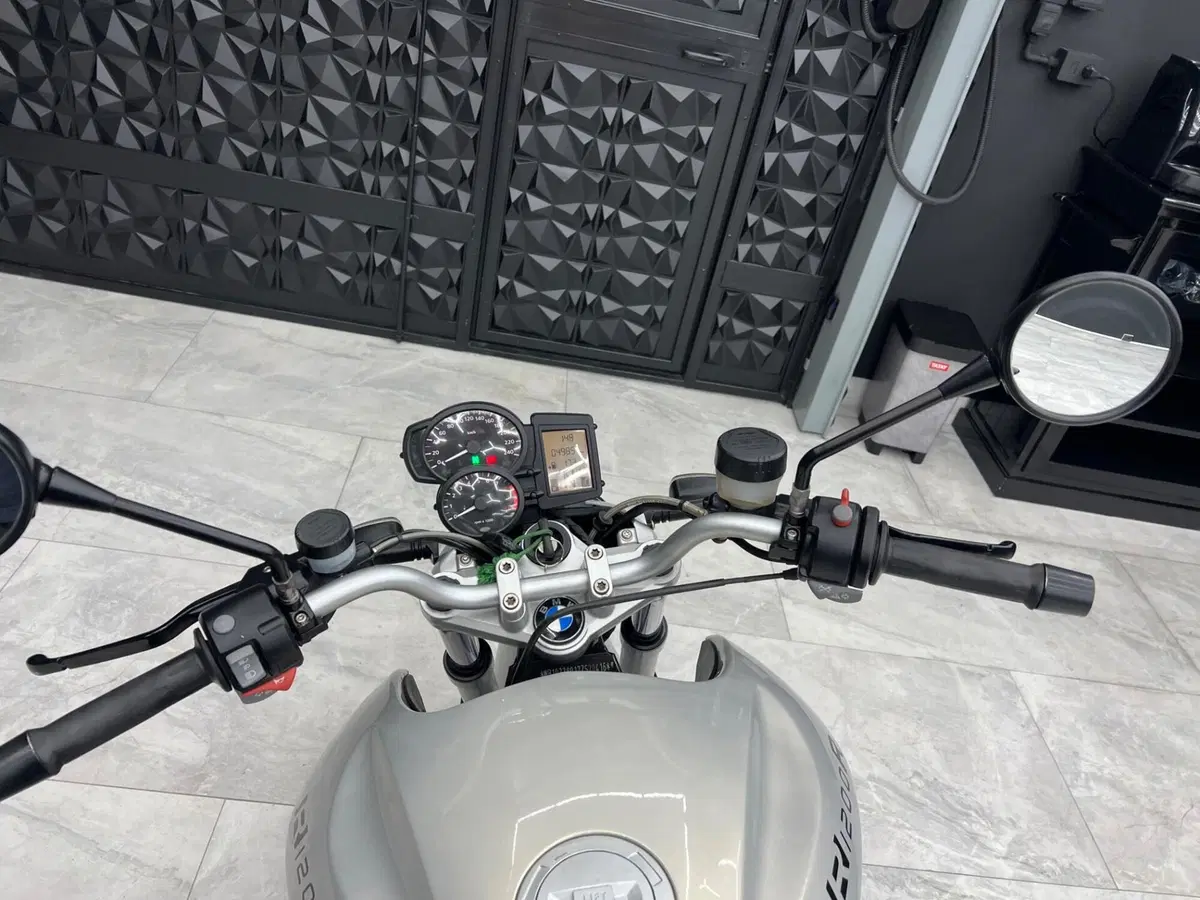 Bmw R 1200 R (2006 - 11) (5)