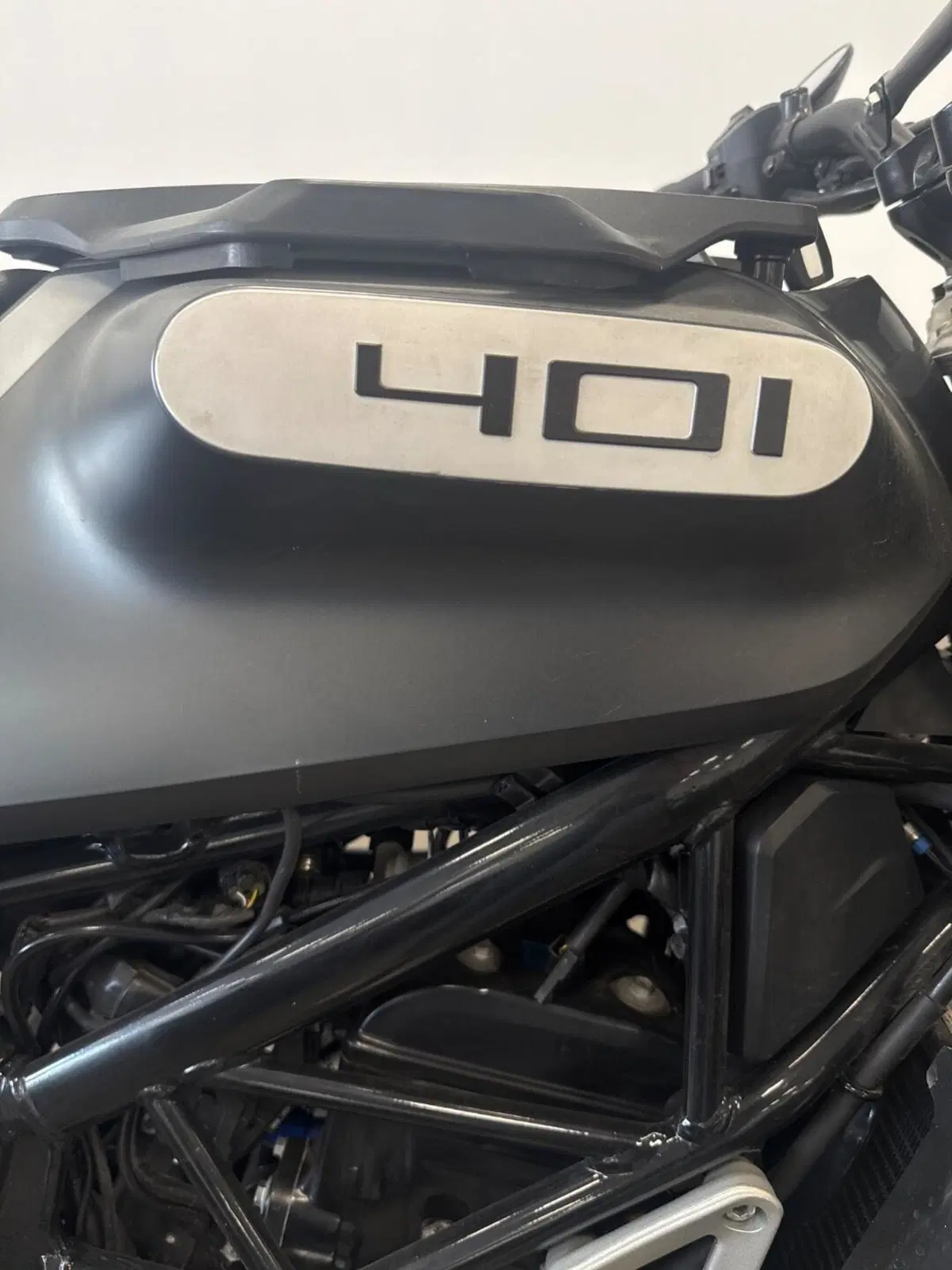 Husqvarna Svartpilen 401 (2021 - 23) (2)