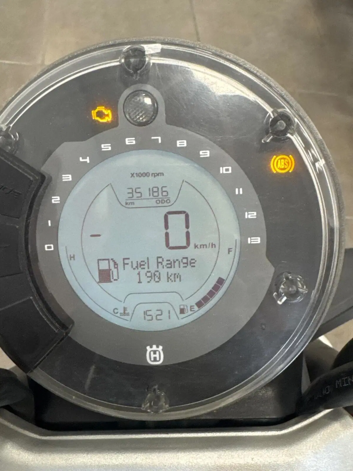 Husqvarna Svartpilen 401 (2021 - 23) (4)