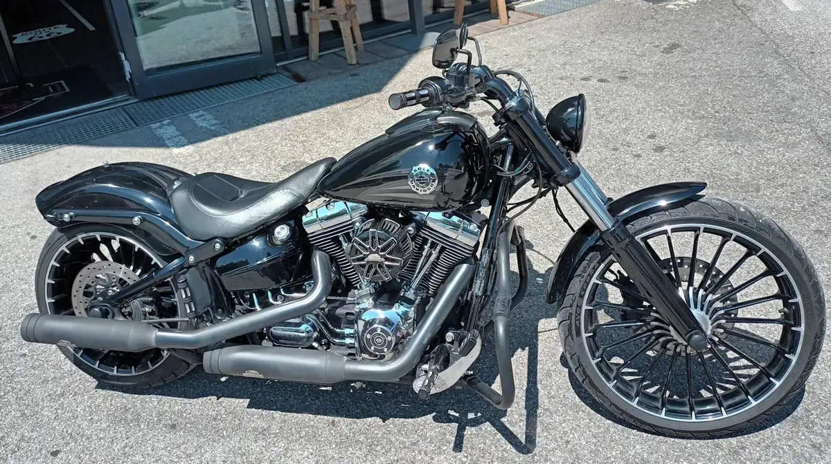 Harley-Davidson 1690 Breakout (2013 - 17) - FXSB