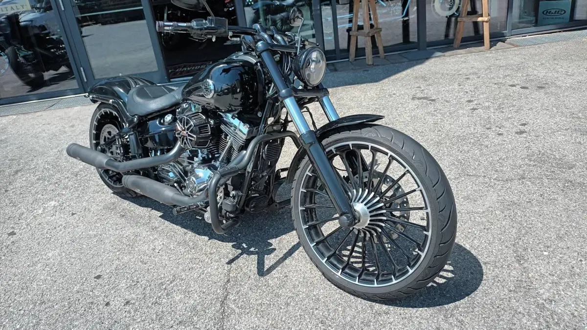 Harley-Davidson 1690 Breakout (2013 - 17) - FXSB (2)