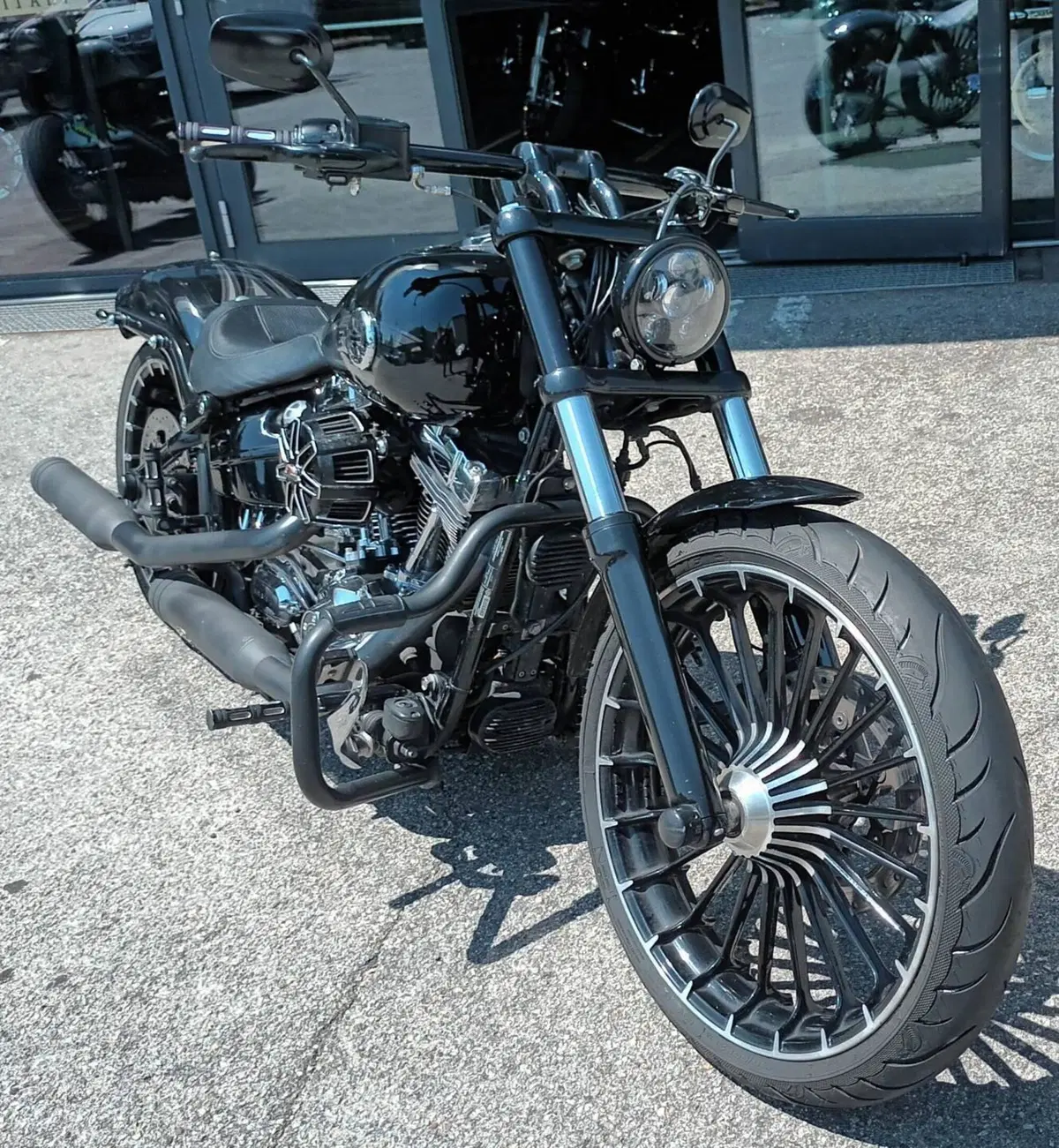 Harley-Davidson 1690 Breakout (2013 - 17) - FXSB (4)
