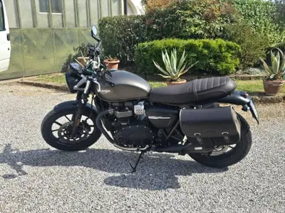 Triumph Street Twin 900 (2019 - 20) usata
