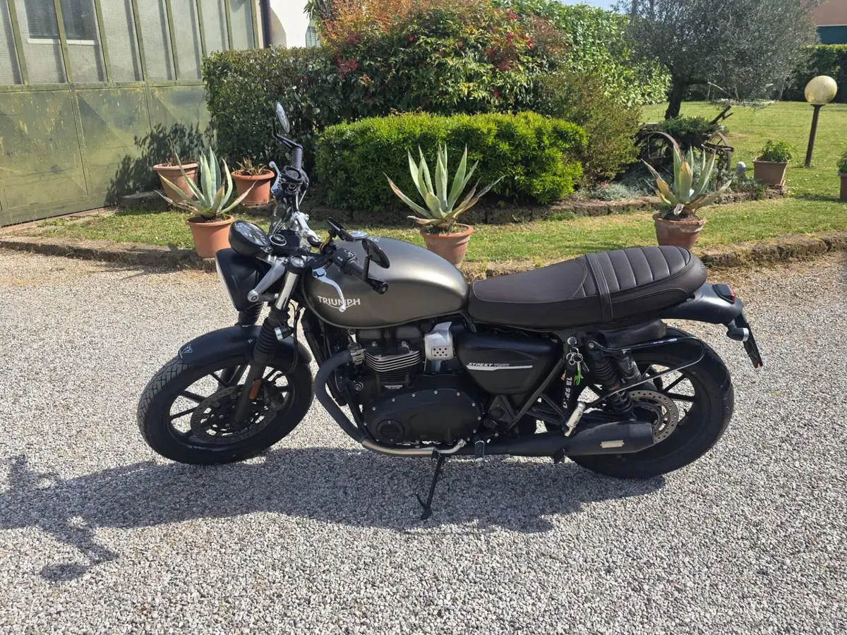 Triumph Street Twin 900 (2019 - 20) (2)