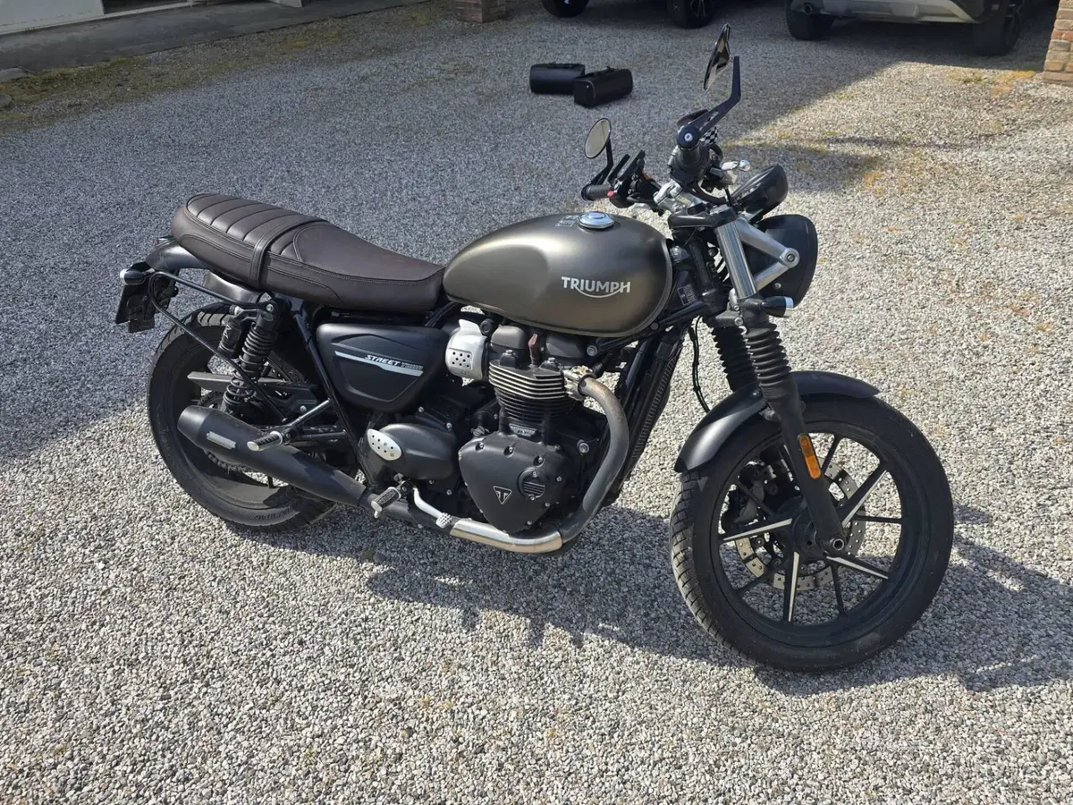 Triumph Street Twin 900 (2019 - 20) (4)