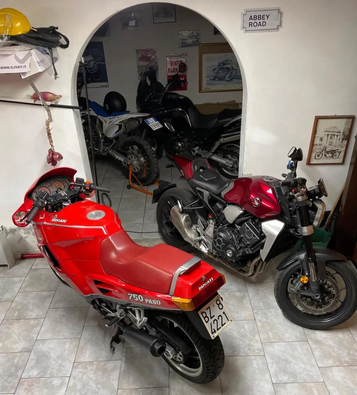 Ducati Paso 750 (3)