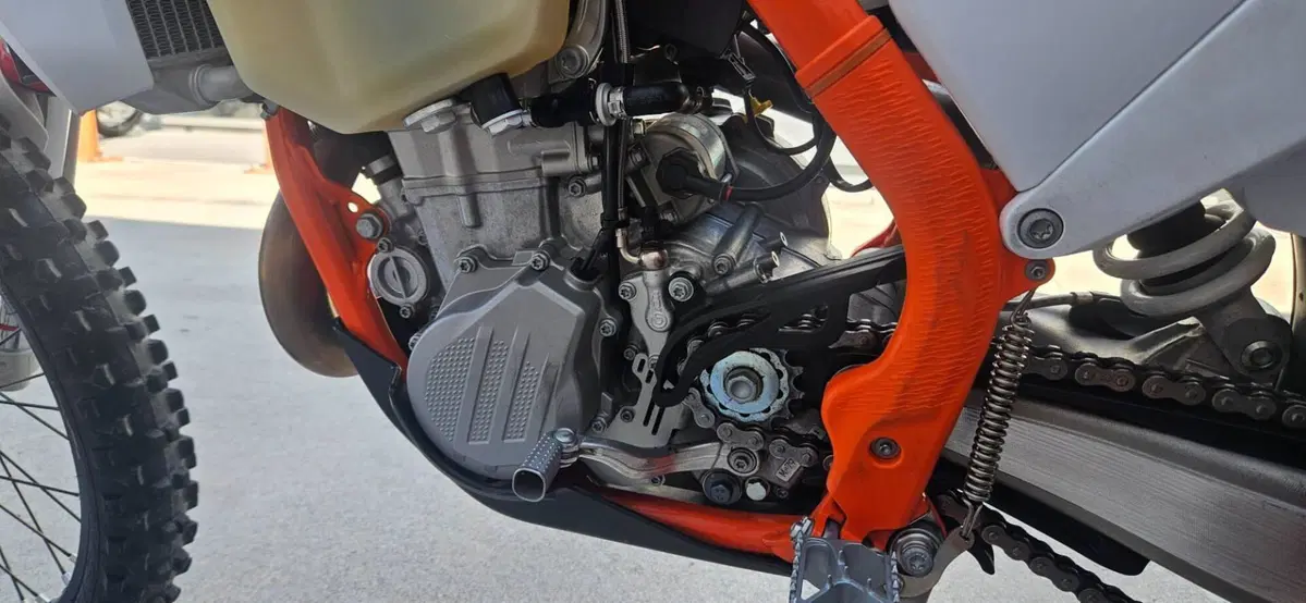 KTM 450 EXC-F Six Days (2021) (15)