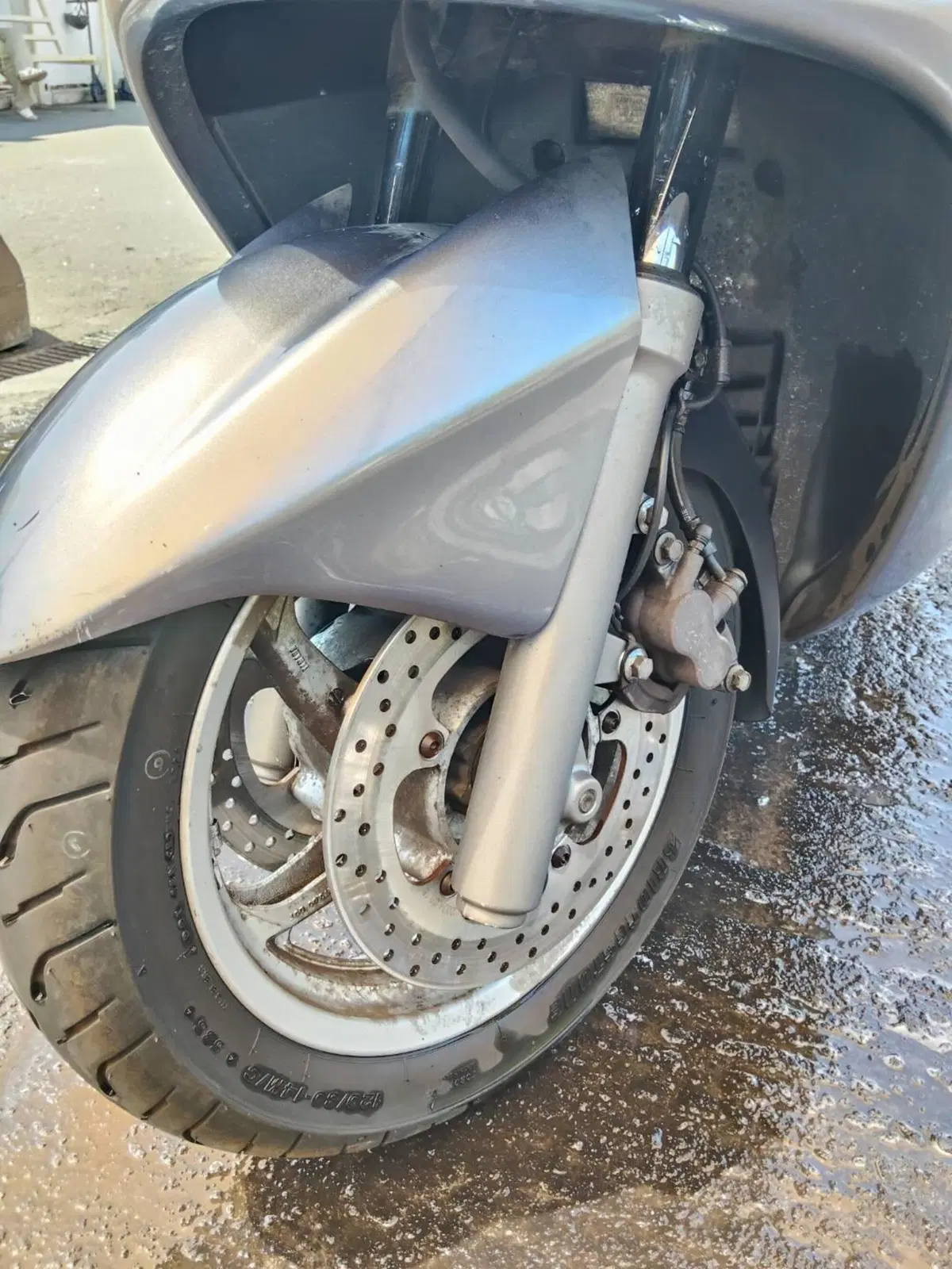 Yamaha Majesty 400 (2004 - 08) (2)
