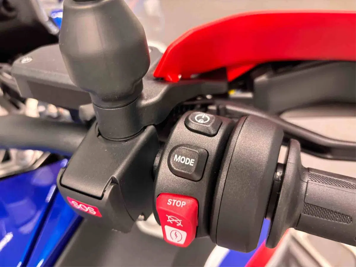 Bmw R 1300 GS Adventure (2025 - 26) (4)