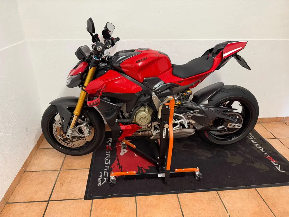 Ducati Streetfighter V4 S (2025 - 26)