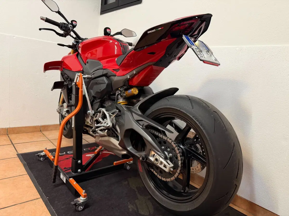 Ducati Streetfighter V4 S (2025 - 26) (2)