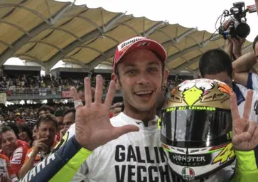 Nico Cereghini: ”Adesso valgono soltanto i titoli della MotoGP, Biaggi e tanti altri zero titoli”