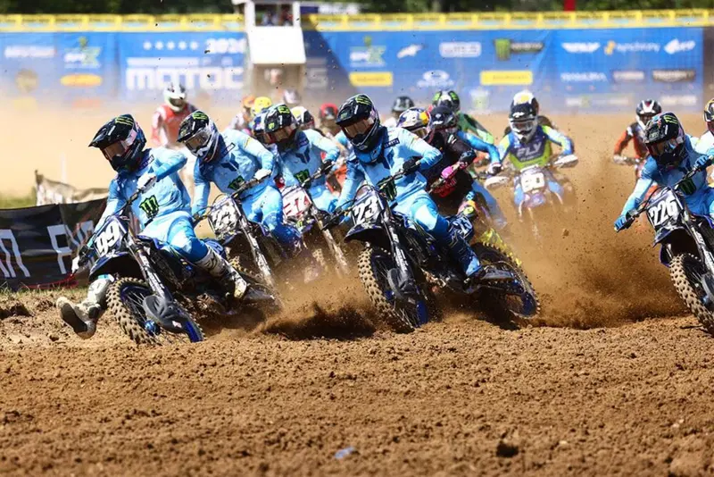 Nel motocross la differenza la fa il pilota. Partire su una Yamaha Star Racing, per&ograve;, pu&ograve; facilitare le cose.