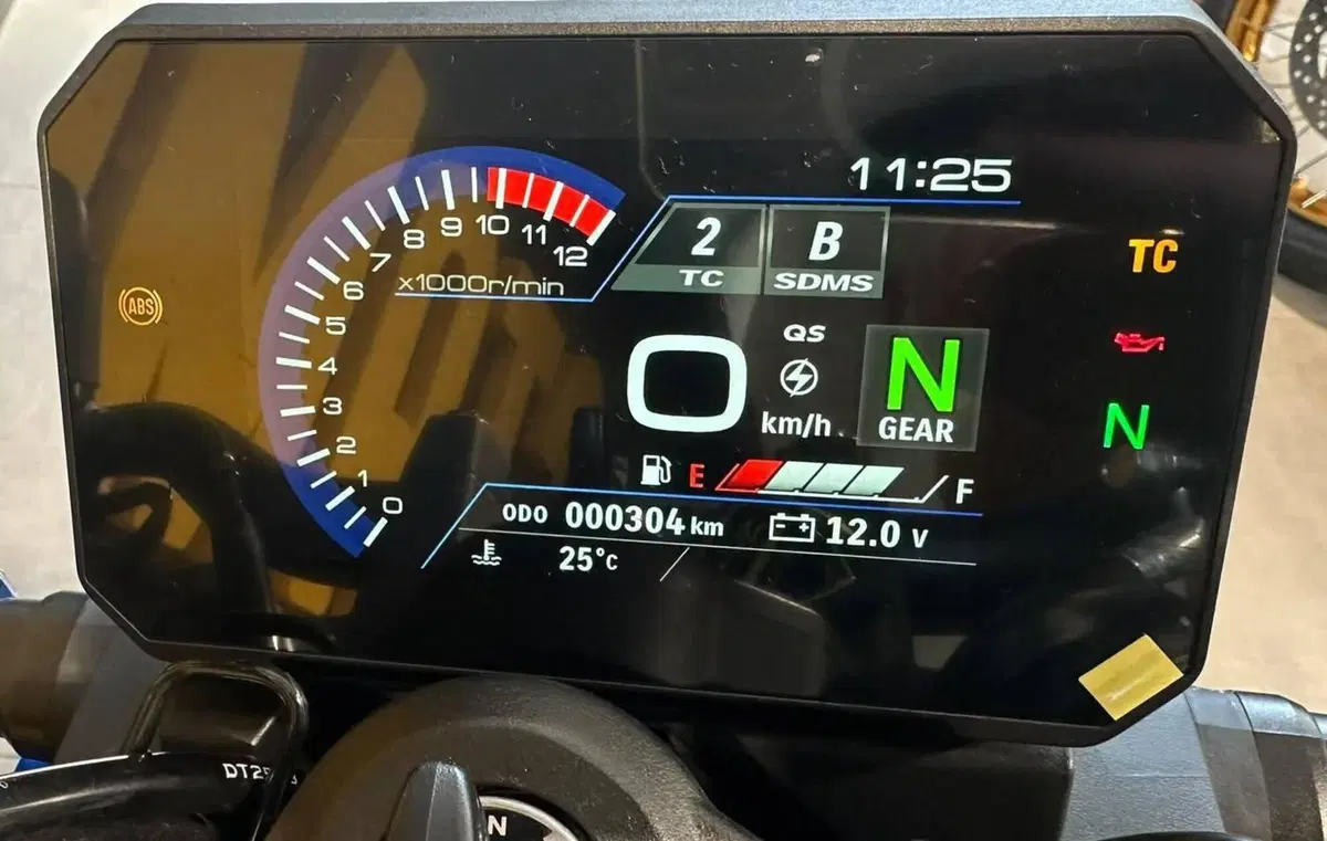 Suzuki GSX-8S (2025 - 26) (5)