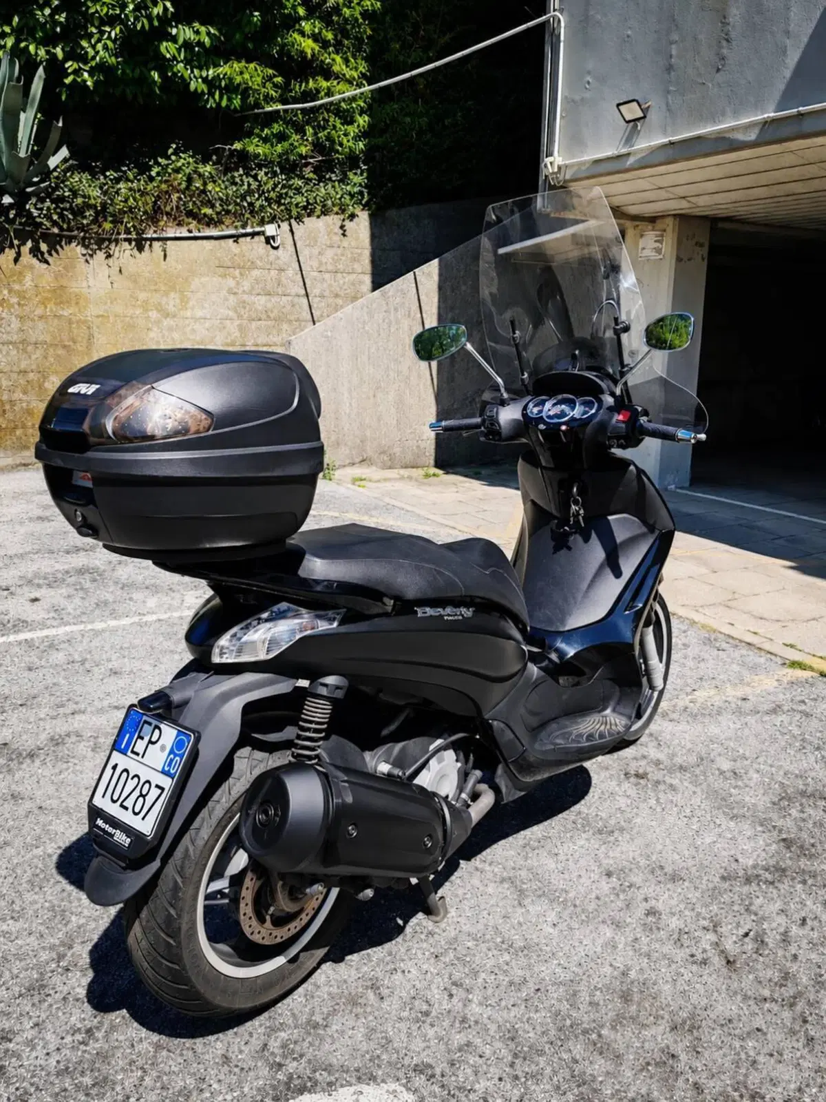 Piaggio Beverly 350 Police ABS-ASR (2018 - 20) (6)