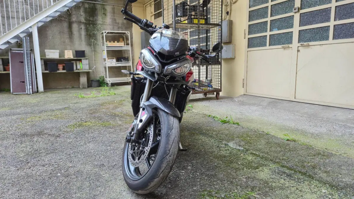 Triumph Street Triple 765 RS (2023 - 26) (2)