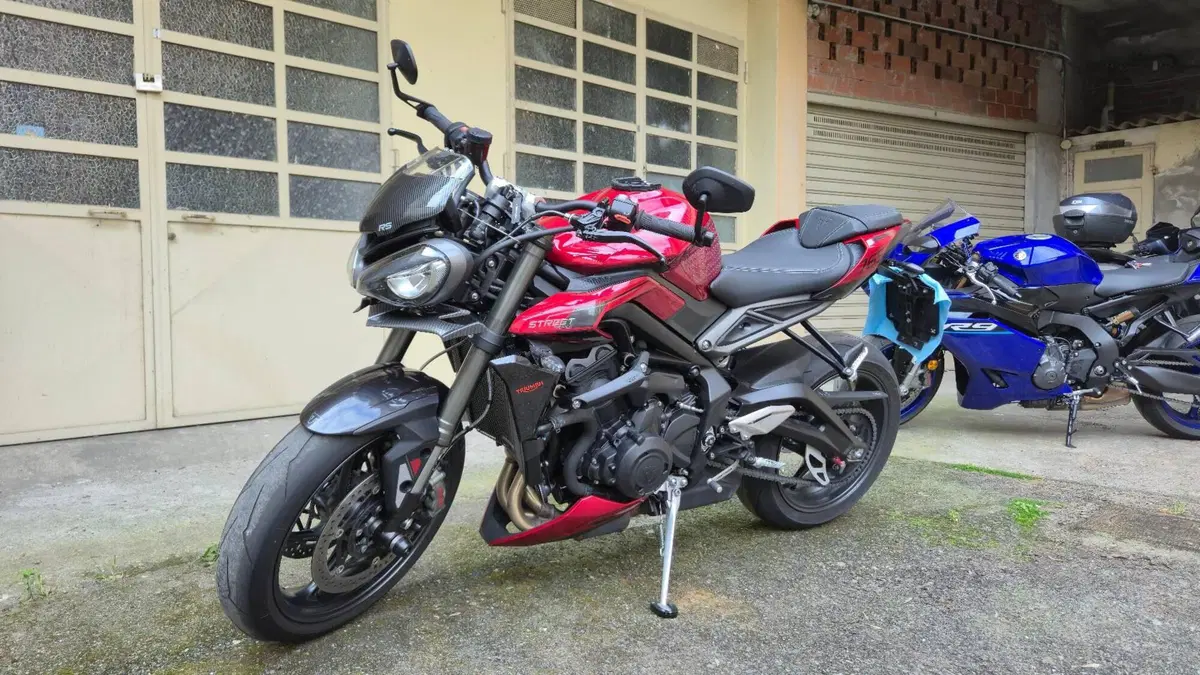 Triumph Street Triple 765 RS (2023 - 26) (4)