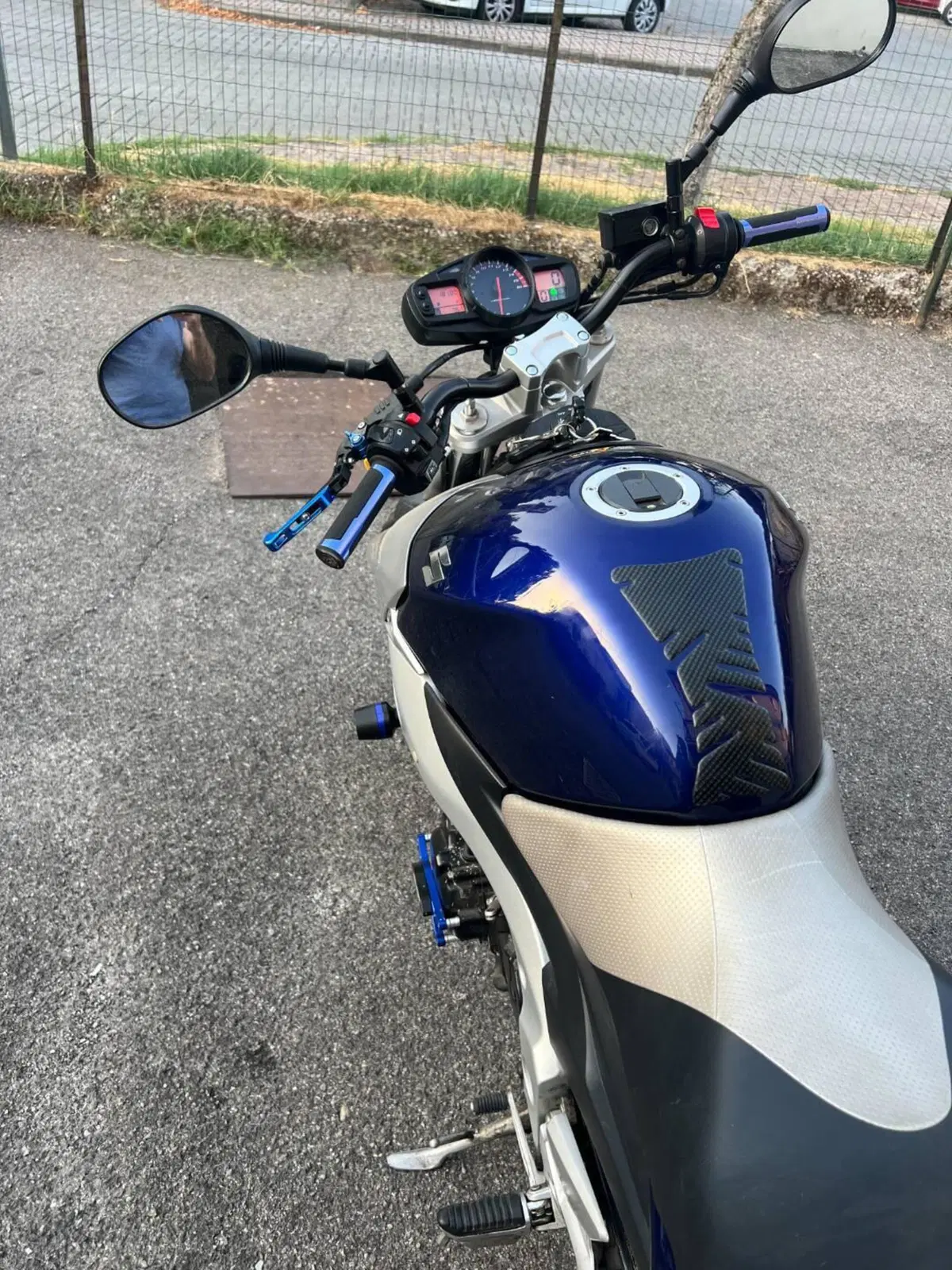 Suzuki GSR 600 (2006 - 11) (5)