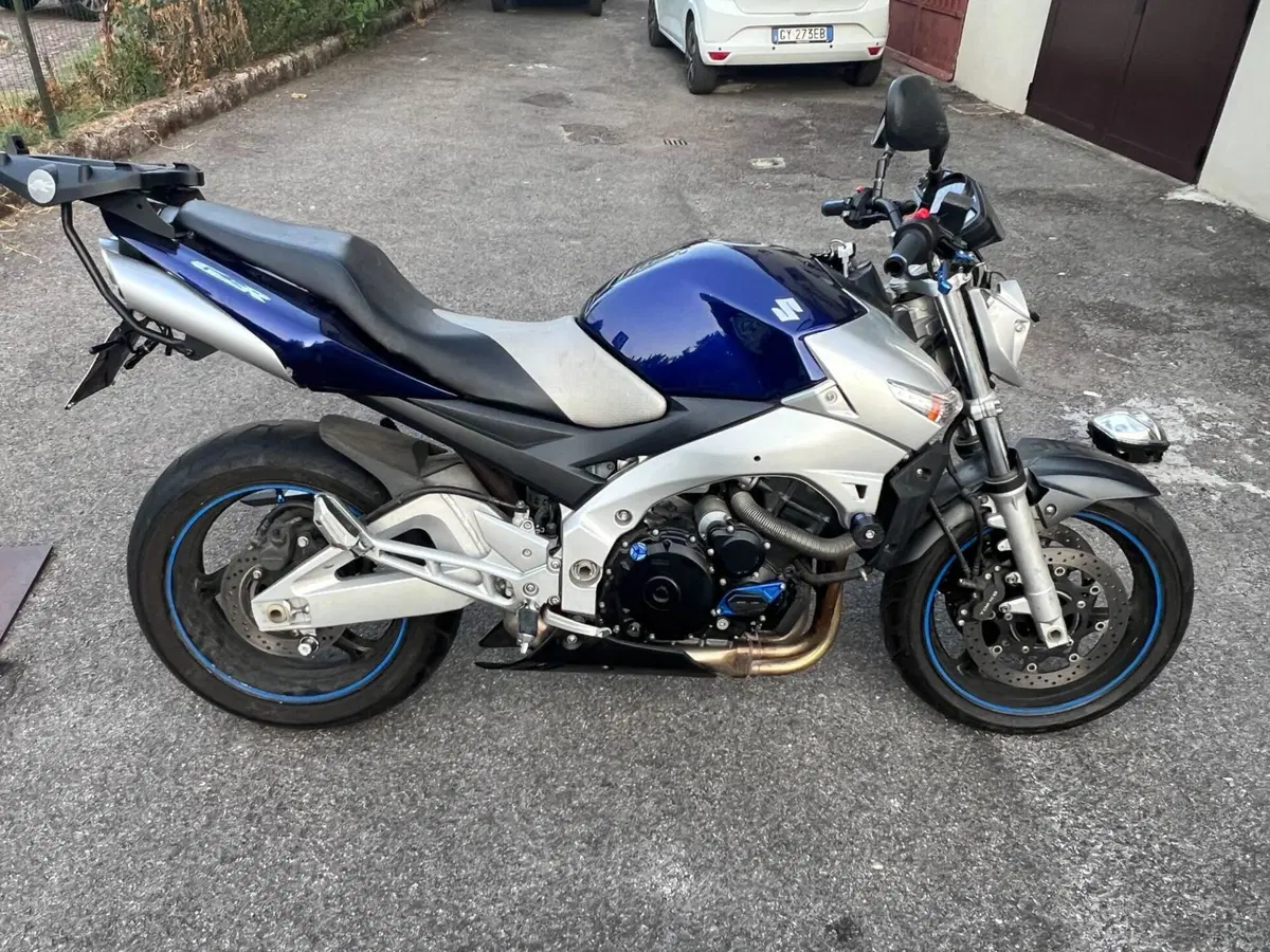 Suzuki GSR 600 (2006 - 11) (3)