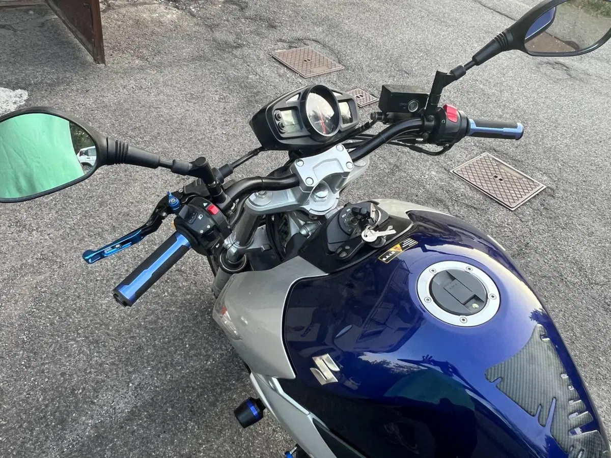 Suzuki GSR 600 (2006 - 11) (10)