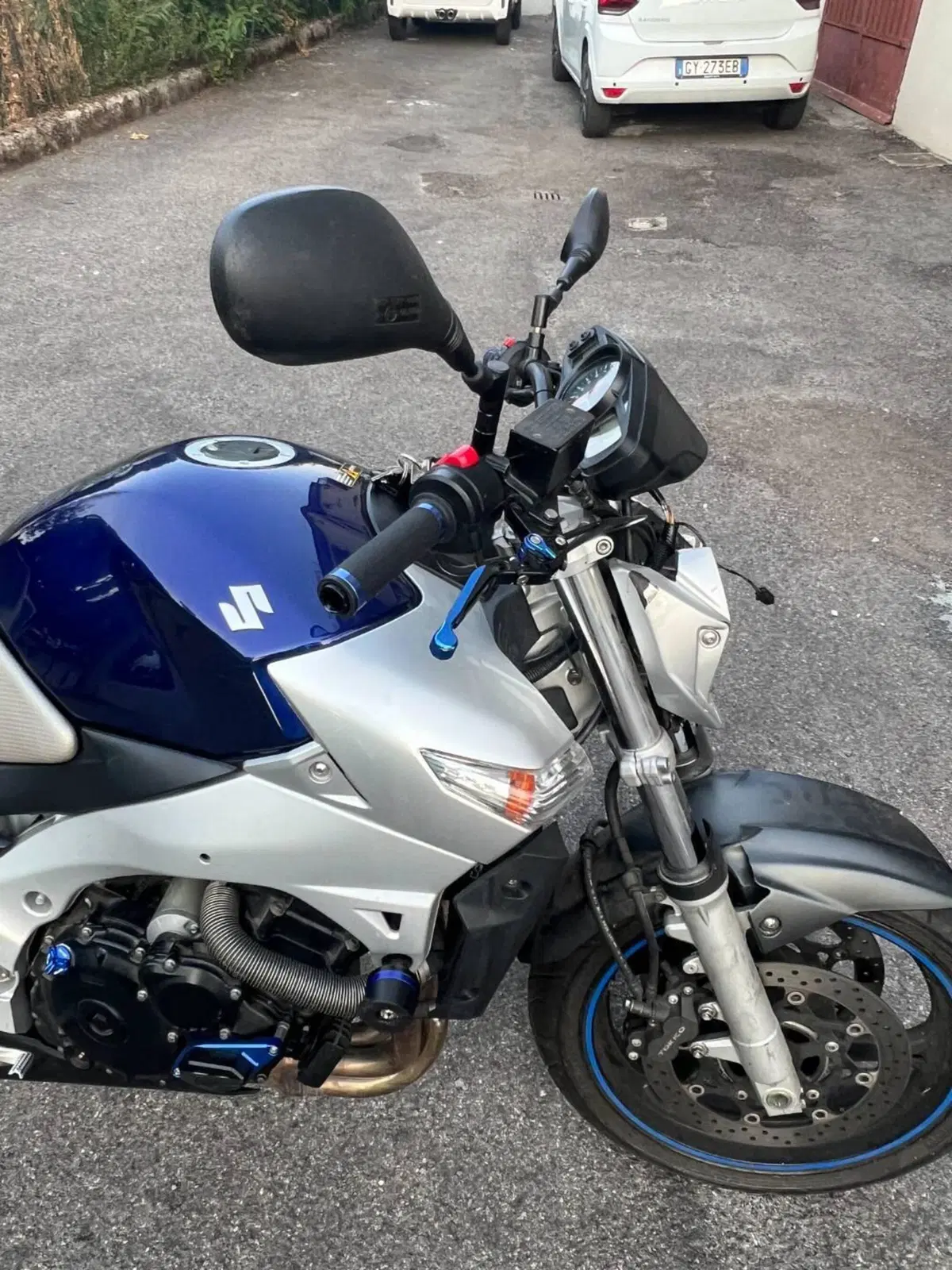 Suzuki GSR 600 (2006 - 11) (11)