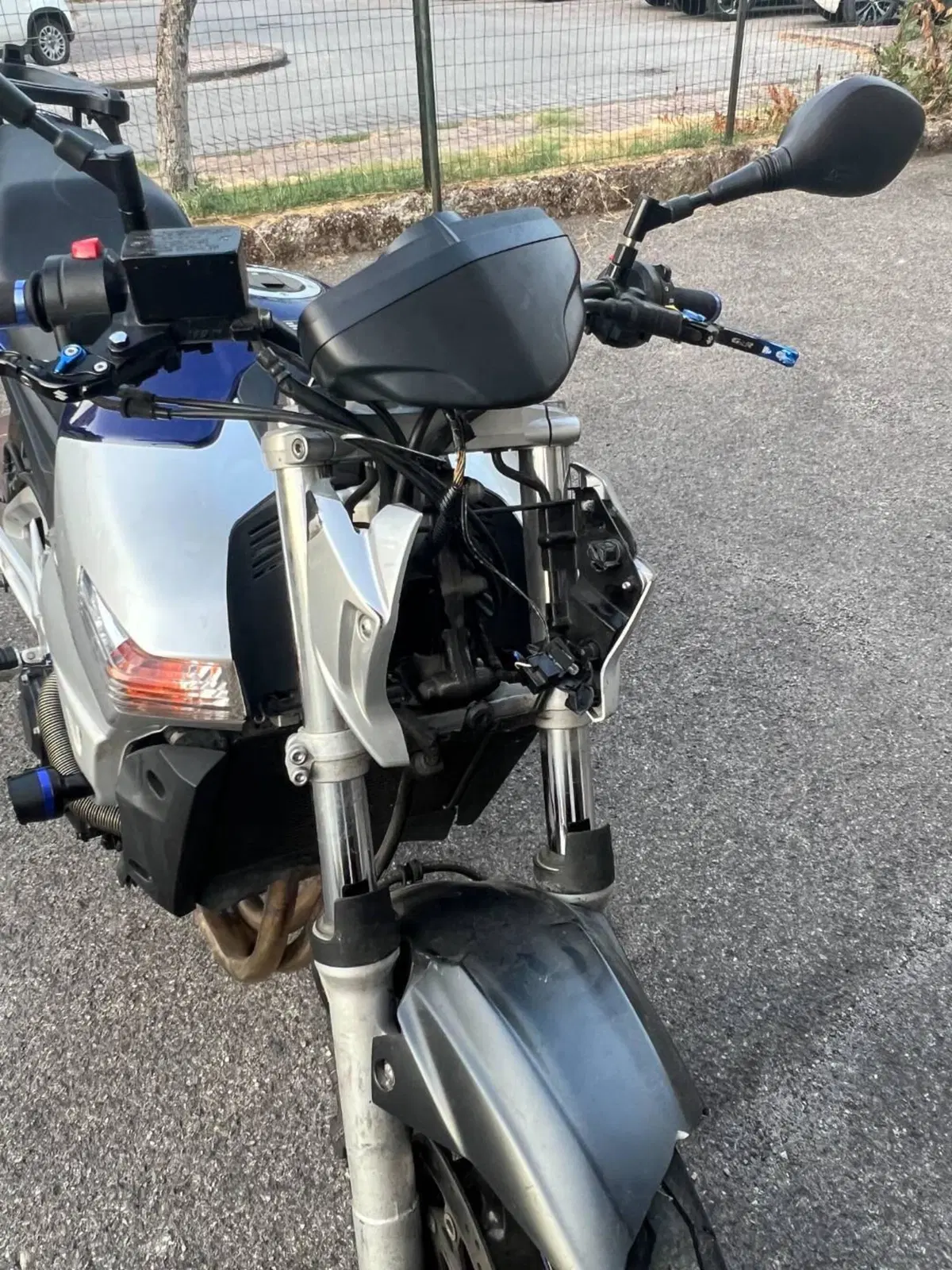 Suzuki GSR 600 (2006 - 11) (12)
