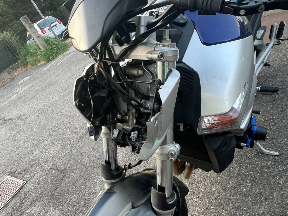 Suzuki GSR 600 (2006 - 11) (13)