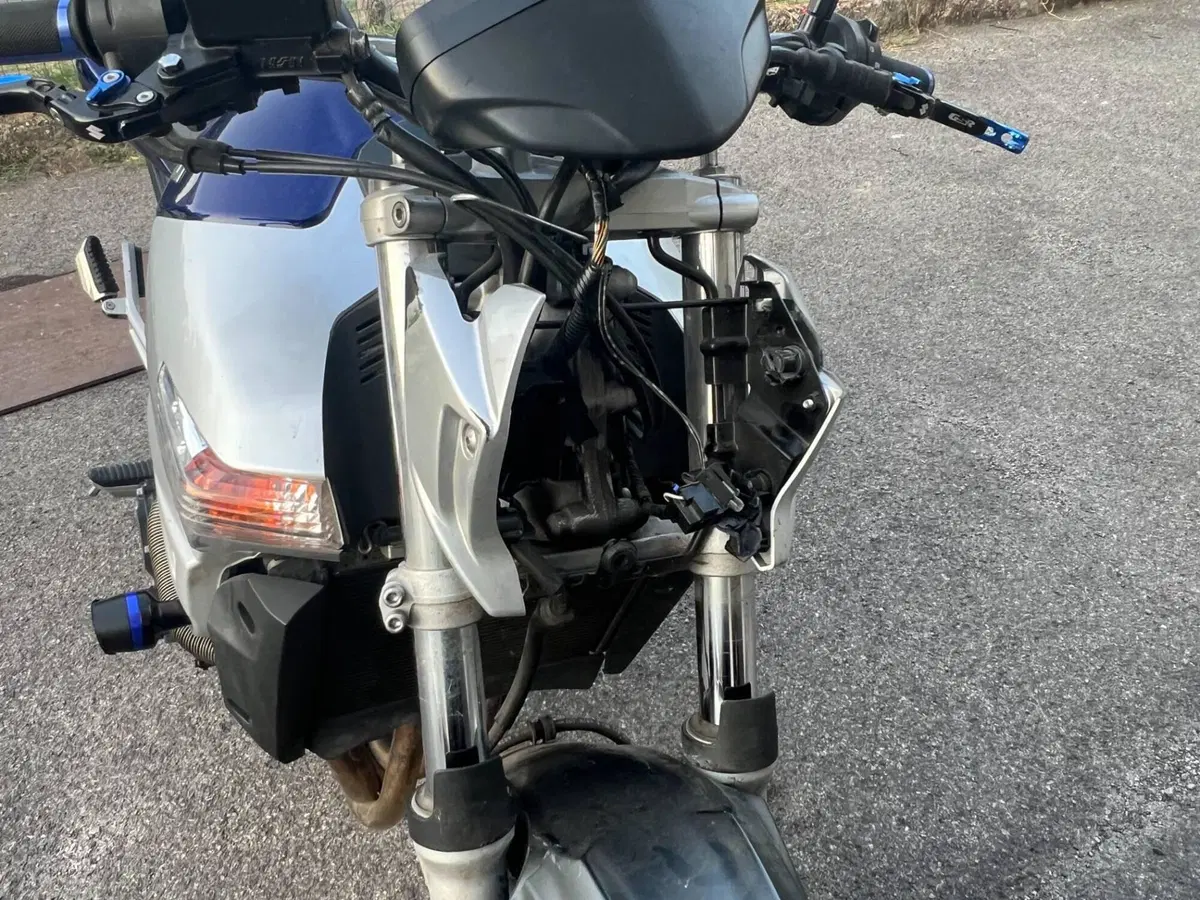 Suzuki GSR 600 (2006 - 11) (14)