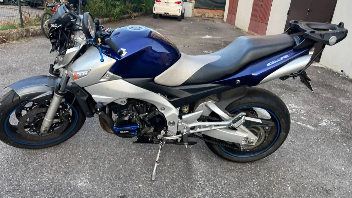 Suzuki GSR 600 (2006 - 11) (16)