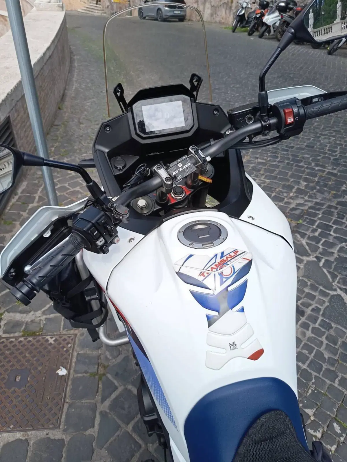 Honda Transalp XL750 (2023 - 24) (4)