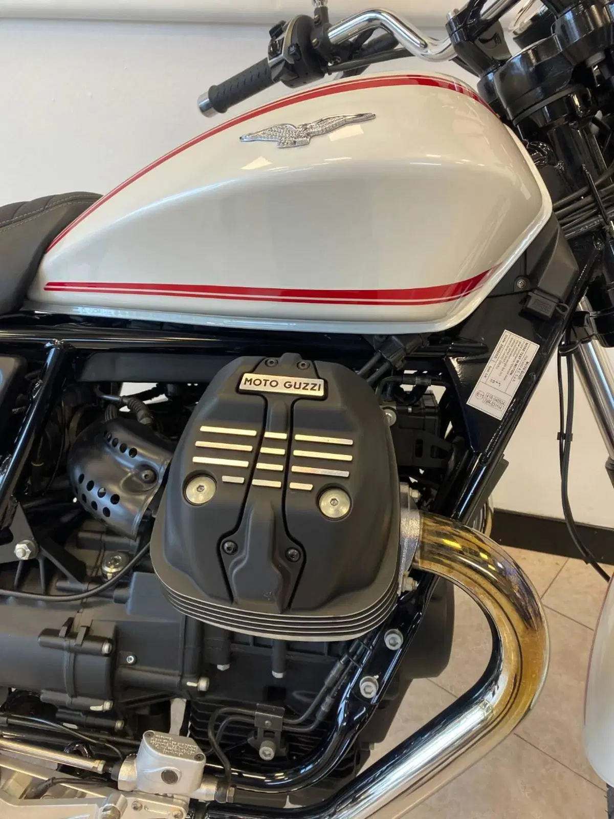 Moto Guzzi V9 Roamer (2018 - 20) (14)