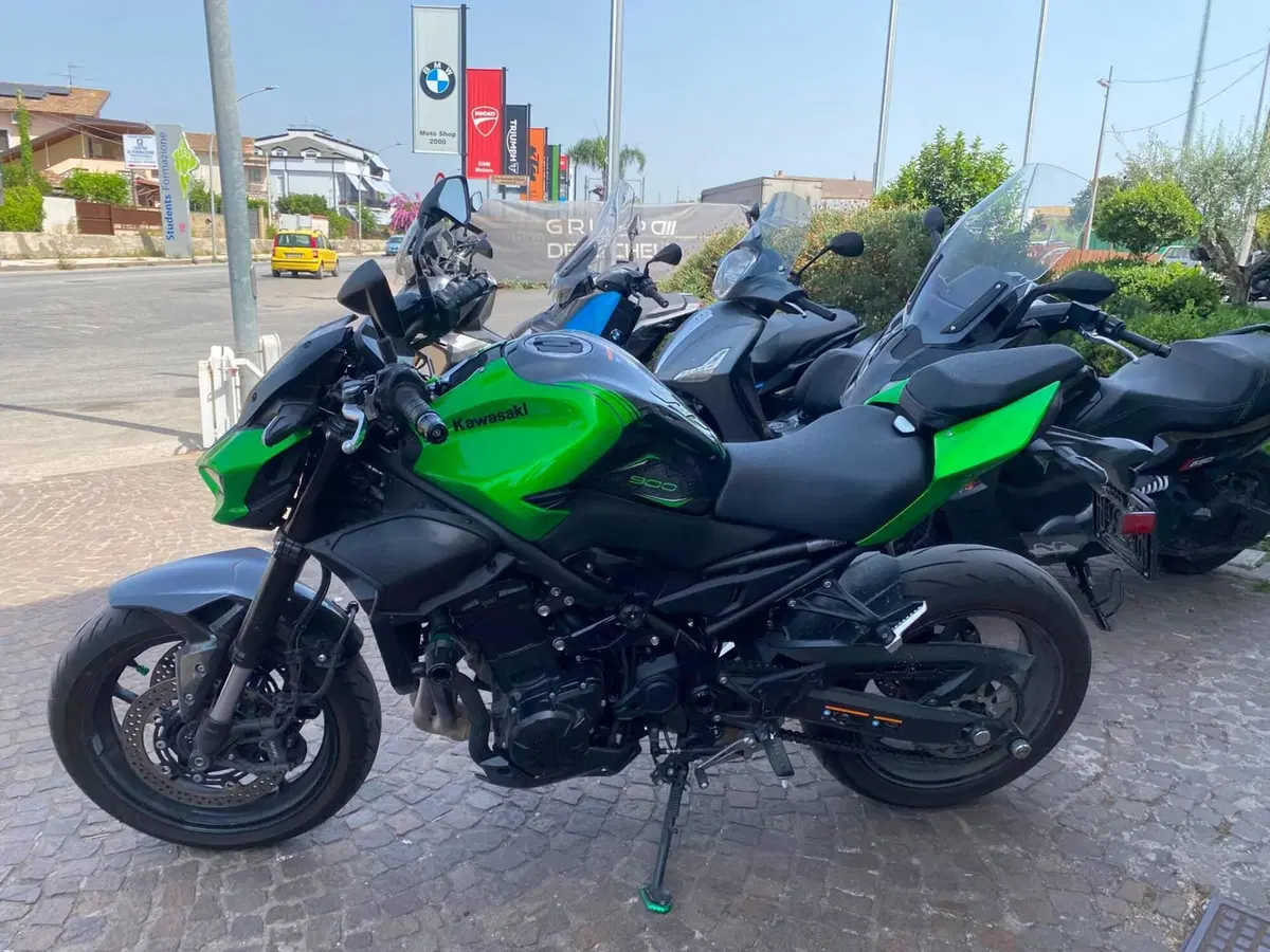 Kawasaki Z 900 (2025 - 26) (2)