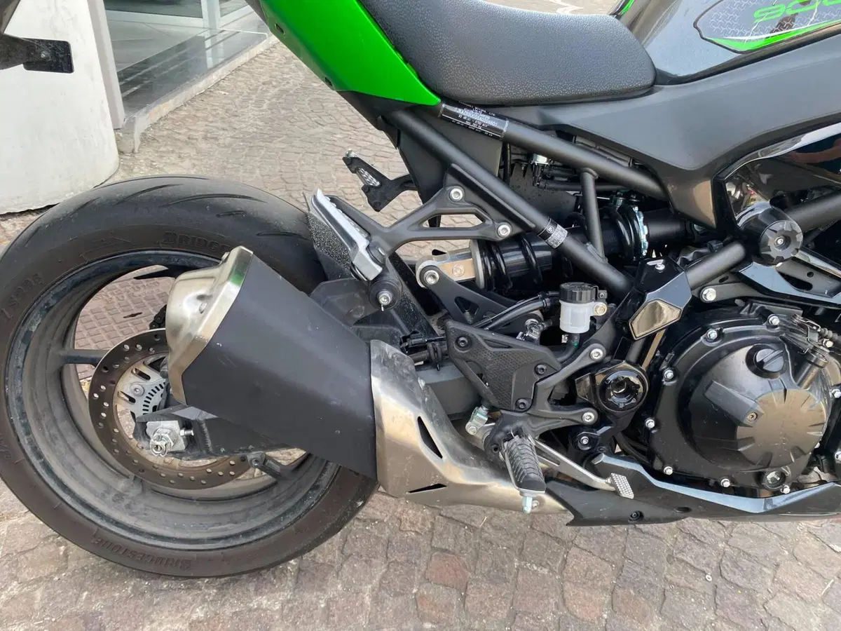 Kawasaki Z 900 (2025 - 26) (6)