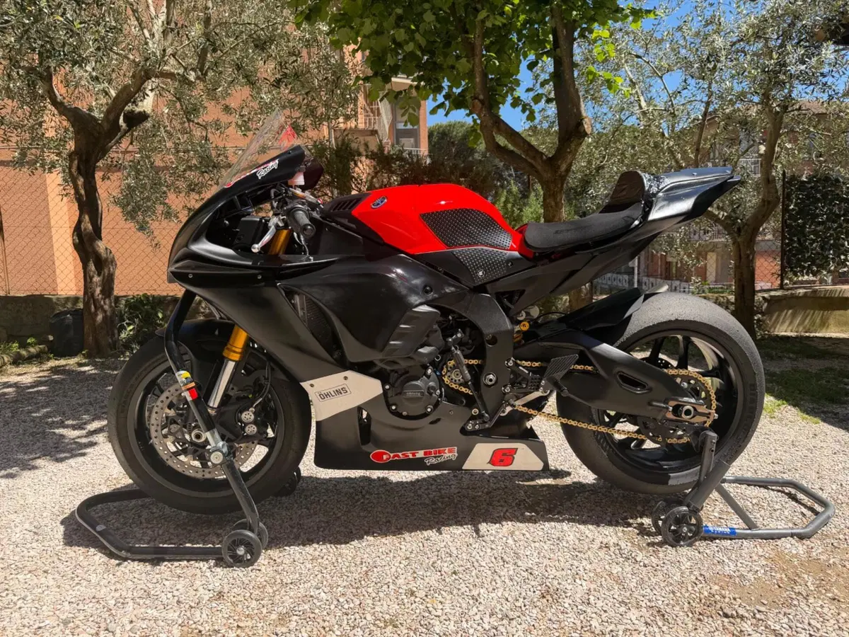 Yamaha YZF R1 GYTR (2023 - 24)