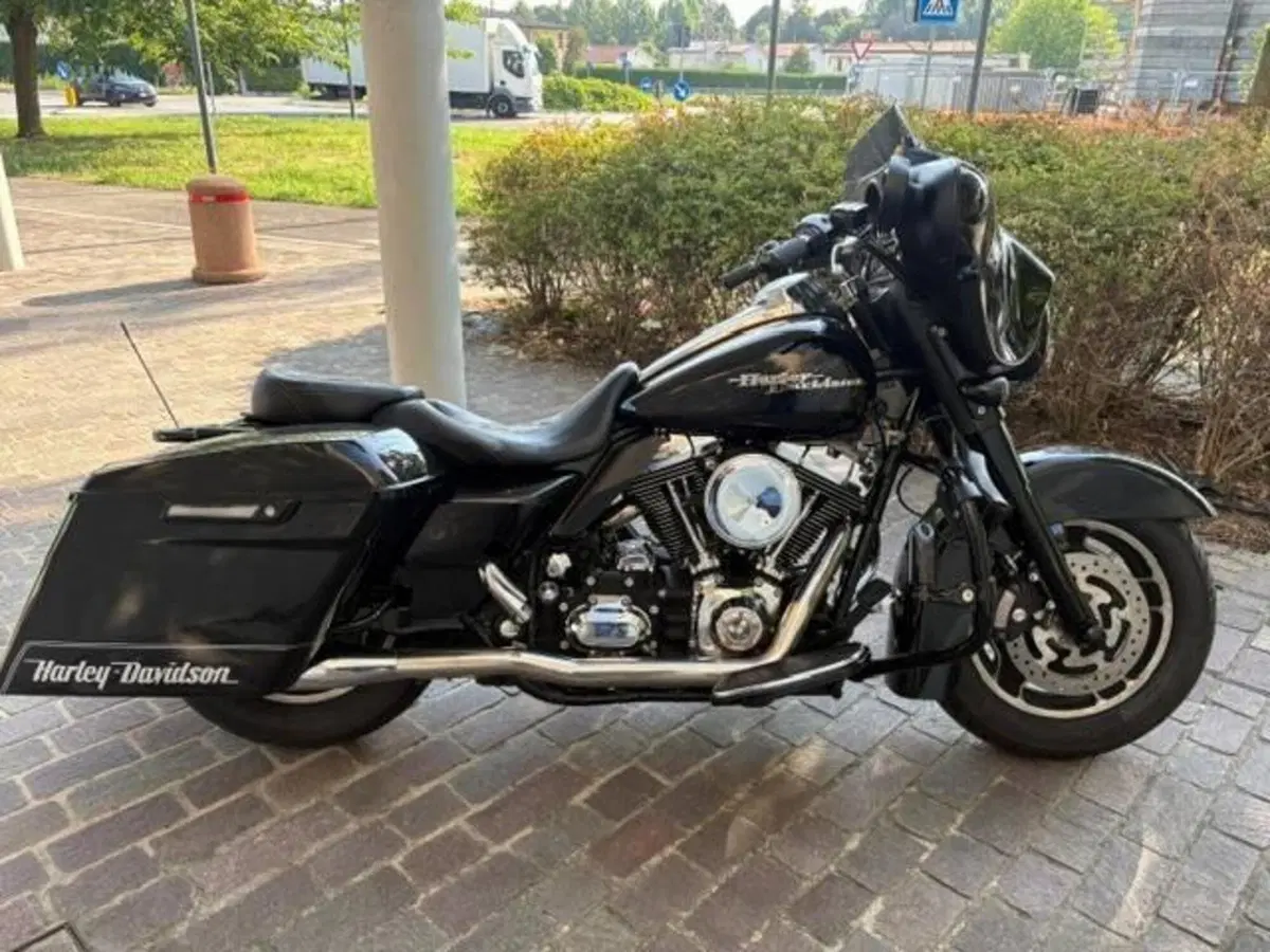 Harley-Davidson 1584 Street Glide (2008 - 10) - FLHX