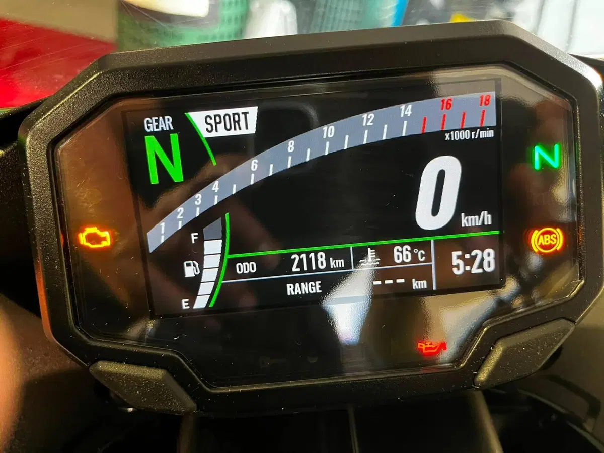 Kawasaki Ninja 636 ZX-6R Performance (2025 - 26) (3)