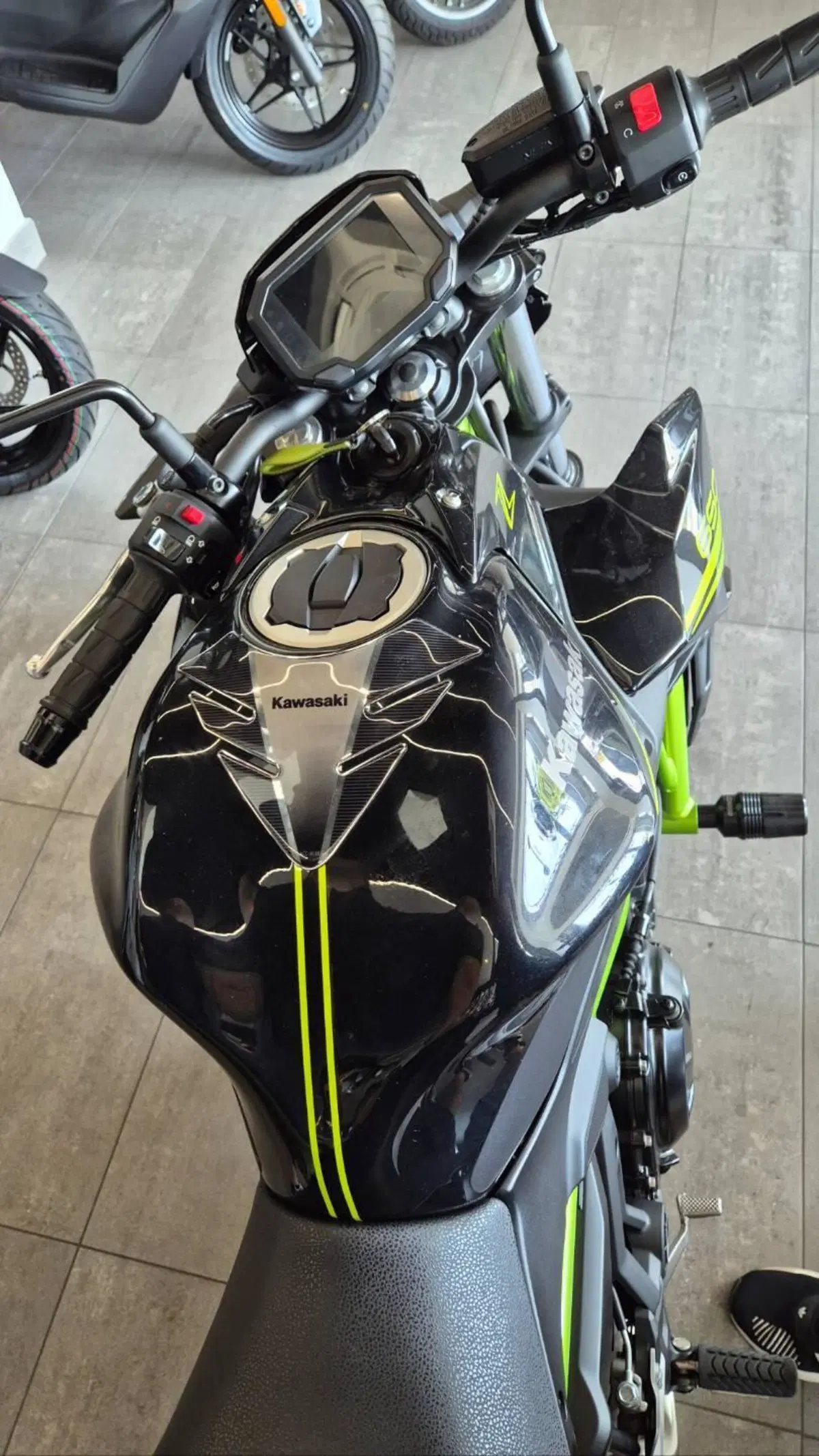 Kawasaki Z 650 (2020) (5)