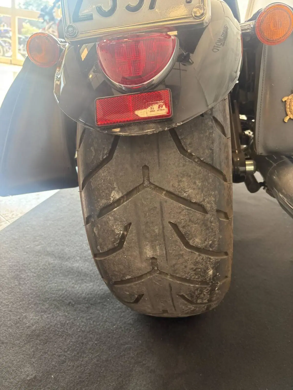 Harley-Davidson 1584 Rocker C (2009 - 11) - FXCWC (9)