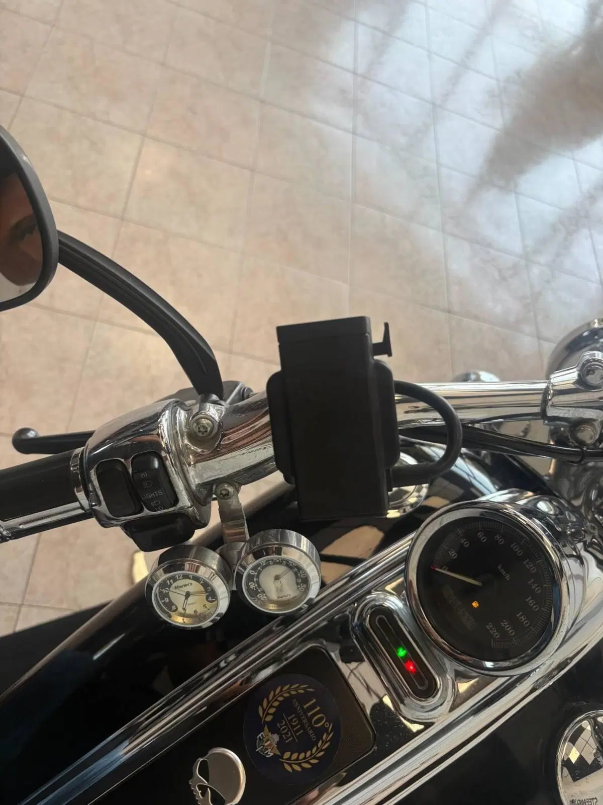 Harley-Davidson 1584 Rocker C (2009 - 11) - FXCWC (13)