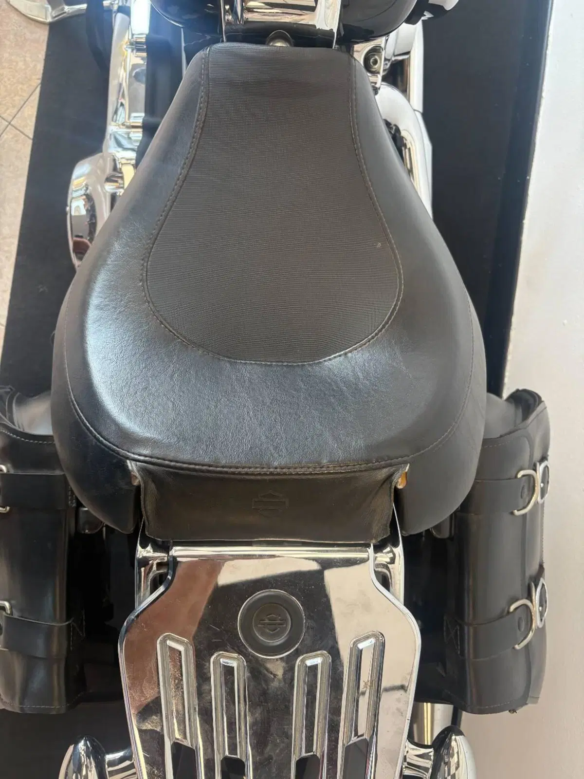 Harley-Davidson 1584 Rocker C (2009 - 11) - FXCWC (17)