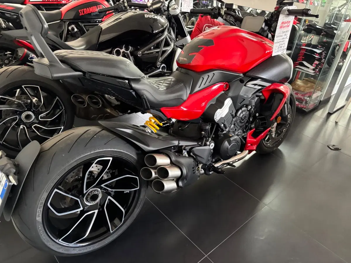 Ducati Diavel V4 (2023 - 26) (4)
