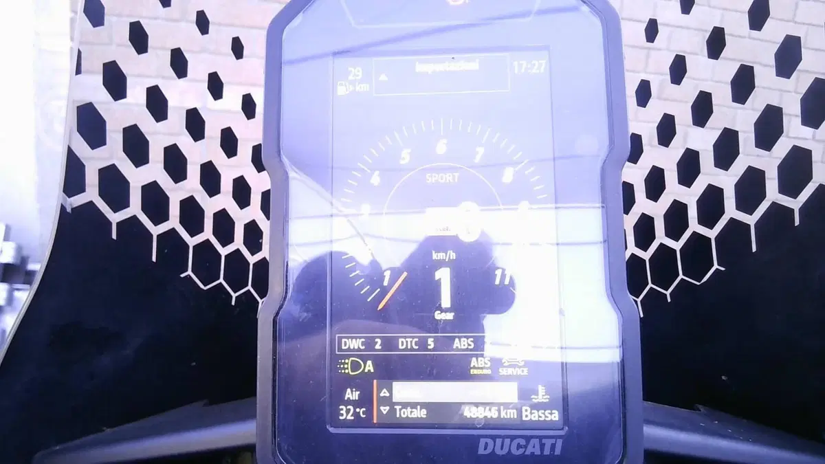Ducati DesertX (2022 - 25) (9)
