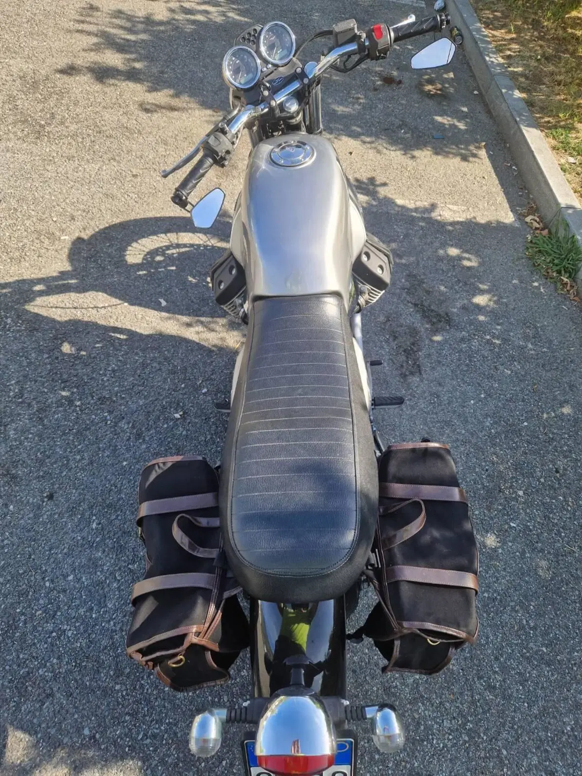 Moto Guzzi V7 II Special (2015 - 17) (4)