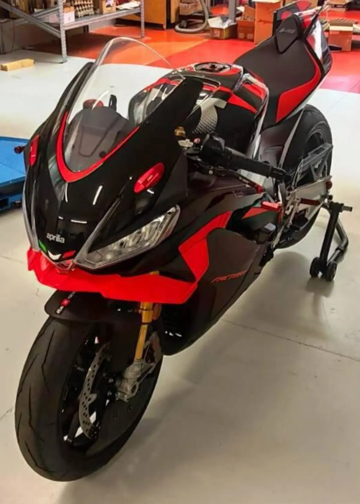 Aprilia RSV4 1100 Factory (2025 - 26) (2)
