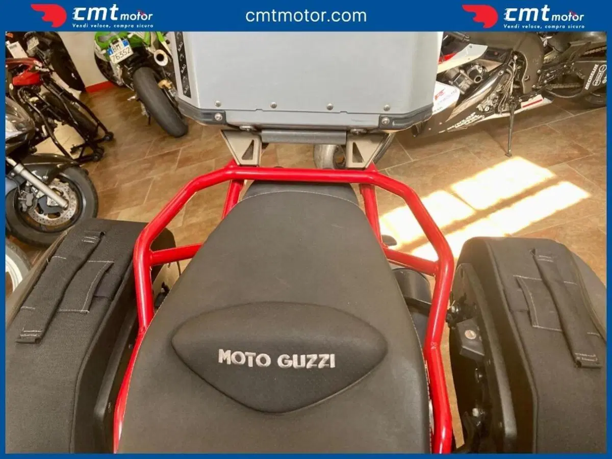 Moto Guzzi V85 TT (2021 - 23) (8)