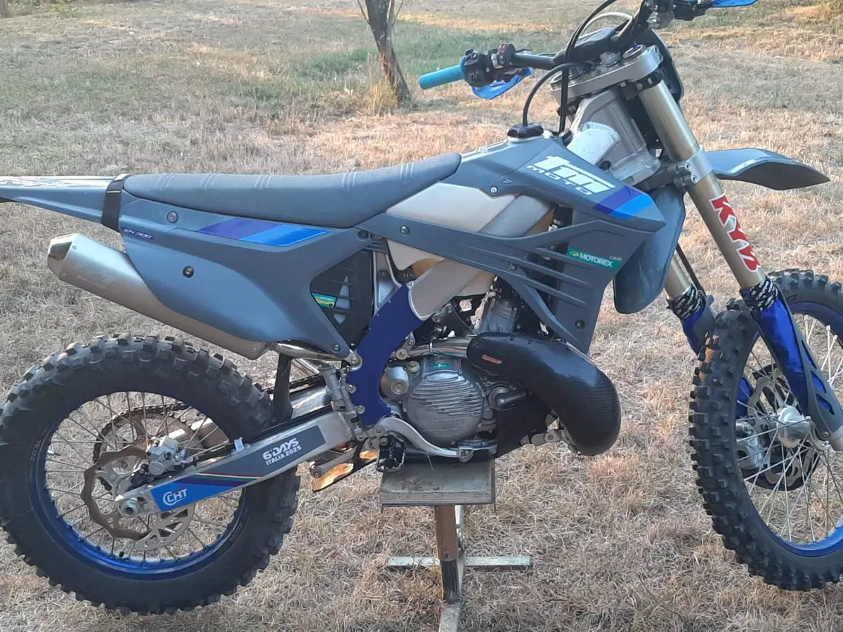 Tm Moto EN 300 Fi ES 2T (2025) (5)