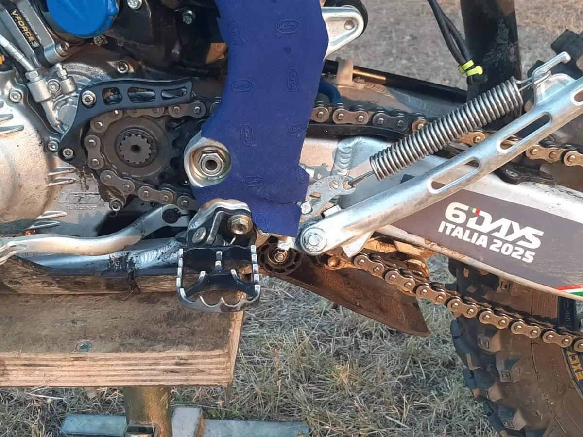 Tm Moto EN 300 Fi ES 2T (2025) (8)