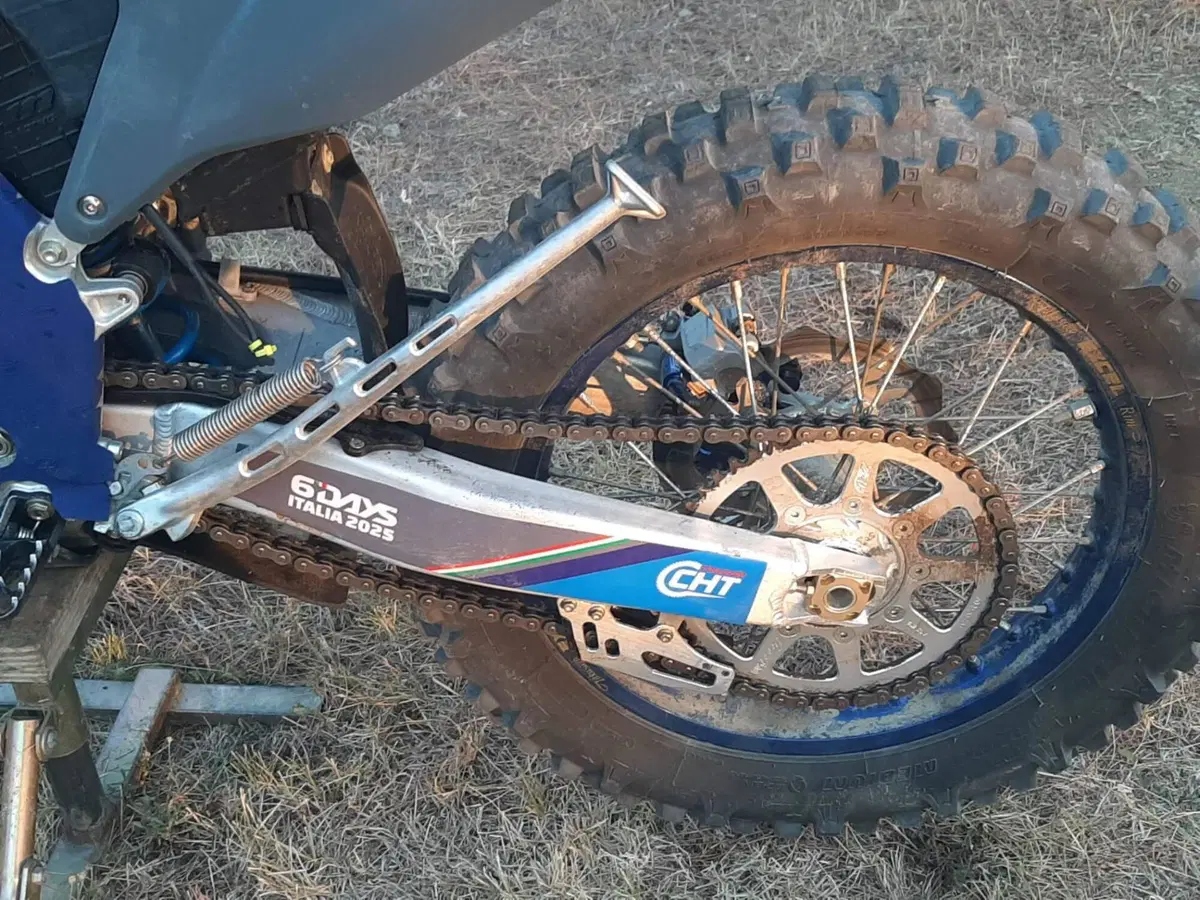 Tm Moto EN 300 Fi ES 2T (2025) (10)